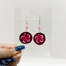 Load image into Gallery viewer, Flower Plate Earrings