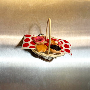 1 PC Miniature Fridge Magnet Basket with Mexican Sweet Bread CANASTITA CON PAN Y IMAN (Picked Randomly)