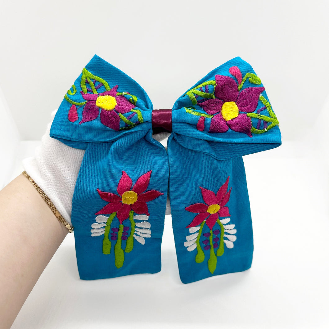 Querida XL Embroidered Bow Hair Clip