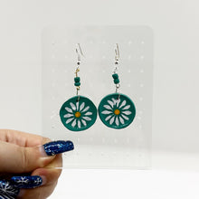 Load image into Gallery viewer, Flower Plate Earrings
