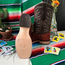 Load image into Gallery viewer, Men Boots - Style .427