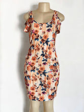 Load image into Gallery viewer, Shay Flower Dress