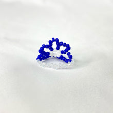 Load image into Gallery viewer, Big Blue Flower Beaded Stretch Ring