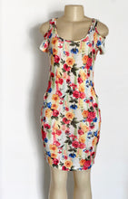 Load image into Gallery viewer, Shay Flower Dress