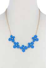 Load image into Gallery viewer, Daphne Flower Necklace