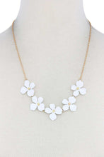 Load image into Gallery viewer, Daphne Flower Necklace