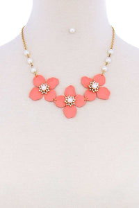 Flower And Pearl Necklace Set