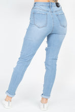 Load image into Gallery viewer, Lila Distressed Straight Leg Jeans