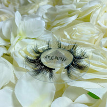 Load image into Gallery viewer, Desire - 3D Mink Eyelashes