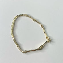 Load image into Gallery viewer, Love Is In The Air Rhinestone Bracelet