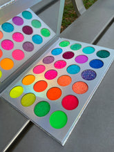 Load image into Gallery viewer, colorful eyeshadow palette nellynay