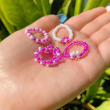 Load image into Gallery viewer, Pink Flower Beaded Ring Set