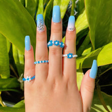 Load image into Gallery viewer, Light Blue Flower Beaded Ring Set