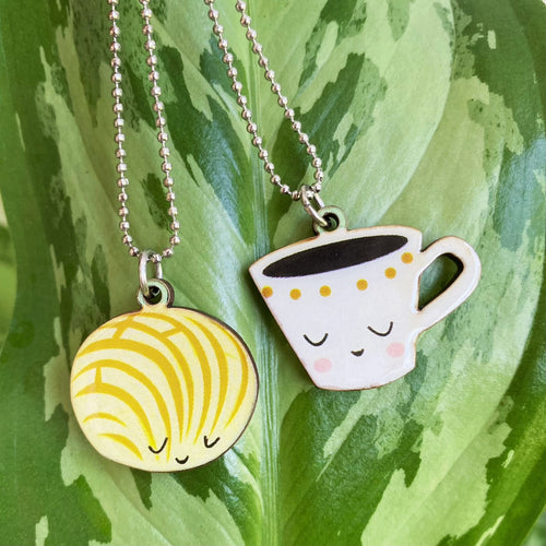 Concha and Coffee Necklace Set