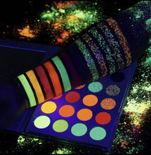 Load image into Gallery viewer, NellyNay Eyeshadow Palette