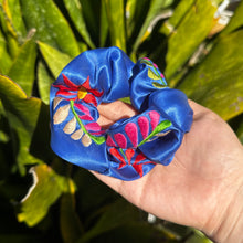 Load image into Gallery viewer, Itzel Silk Embroidered Scrunchie